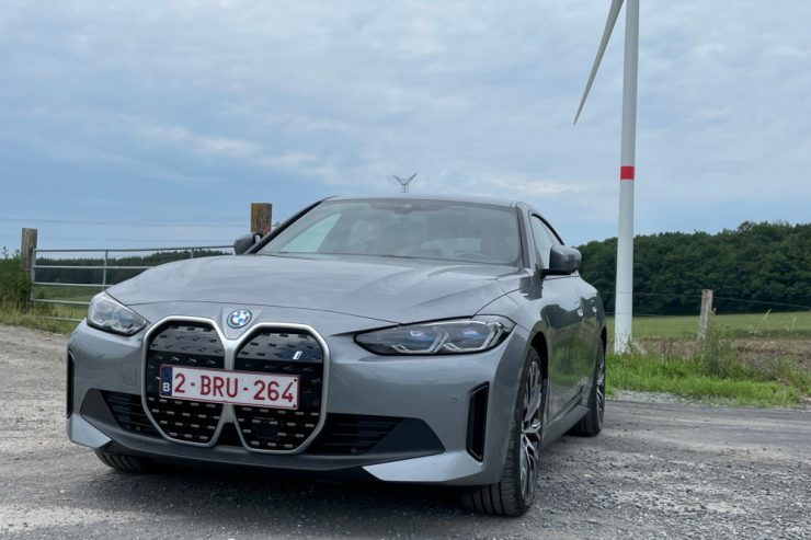 Freude am Laden / Die Coupé-Limousine BMW i4 e-Drive 40 macht Lust auf E-Zukunft