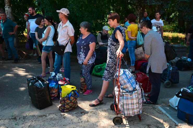 Krieg / Ukraine evakuiert im Osten – Russland rückt vor