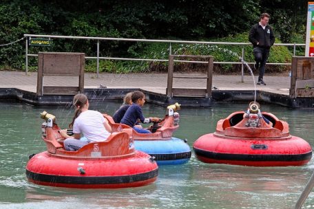 Idealer Sommerspaß mit dem Wasserscooter