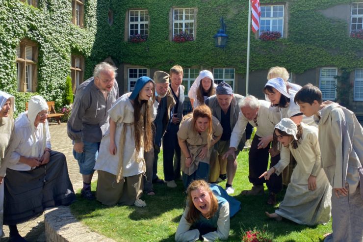 Freilichttheater / Aktuell wie nie: „Déi schwaarz Spann“ auf der Freilichtbühne in Differdingen