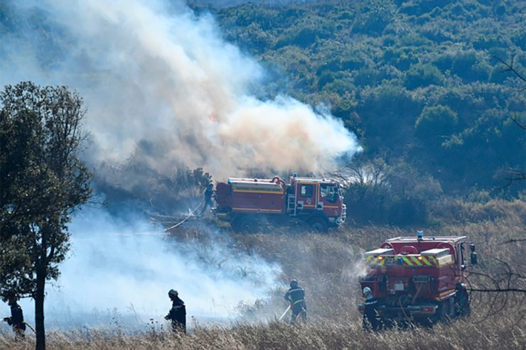 Südfrankreich / Arles, Marseille und die Cevennen kämpfen gegen Waldbrände