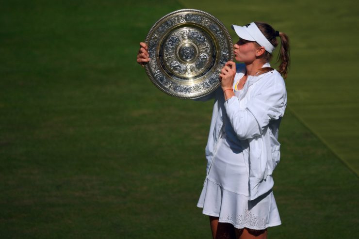 Wimbledon / Rybakina triumphiert für Kasachstan – und Russland jubelt
