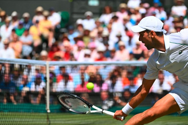Djokovic gewinnt spektakuläres Match gegen Kyrgios / Zum siebten Mal-Wimbledon-König