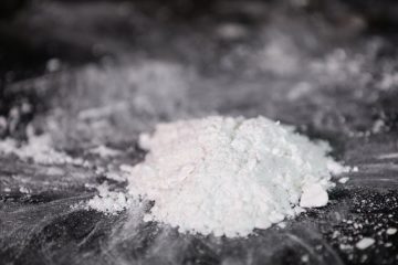 Luxemburg-Stadt / Polizeistreife schnappt Drogendealer – 21 Kugeln Kokain und Heroin beschlagnahmt