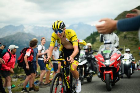 Tadej Pogacar litt förmlich am Col de Granon