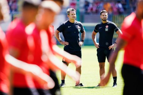 Fußball / Zwischen Euphorie und Demut: Kaiserslautern gibt Zweitliga-Comeback