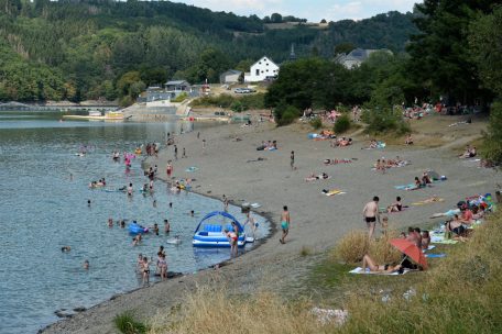 Auf „Fuussefeld“ befindet sich die „Plage 2“ am Obersauer-Stausee