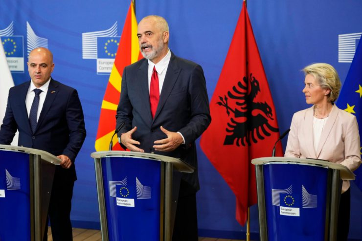 EU-Erweiterung / „Wir sind bereit“ – Beitrittsgespräche mit Albanien und Nordmazedonien eröffnet
