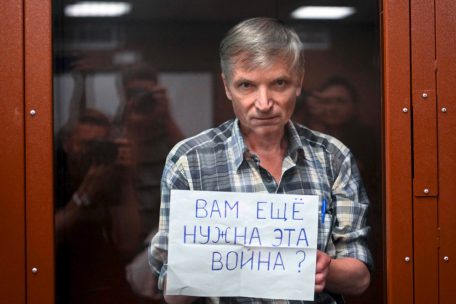 &bdquo;Braucht ihr diesen Krieg noch?&ldquo;: Der Moskauer Stadtabgeordnete Alexej Gorinow wurde in Moskau von einem Gericht zu sieben Jahren Straflager verurteilt, weil er &bdquo;wissentlich falsche Informationen&ldquo; &uuml;ber das russische Milit&auml;r verbreitet haben soll
