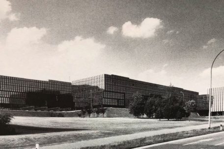 Von den 1970er Jahren bis 2016 beherbergte das Jean-Monnet-Geb&auml;ude auf dem Kirchberg zwischen 1.600 und 1.900 Beamte der Europ&auml;ischen Kommission