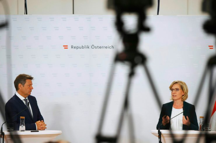 Österreich / Grüne Klimaministerin aus Rücksicht auf Koalitions- und Meinungsklima gegen Tempolimit