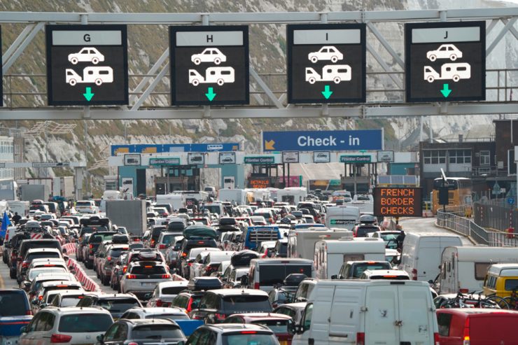 Dover / Streit zwischen Großbritannien und Frankreich um Reisechaos am Ärmelkanal