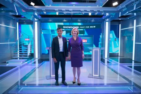 Großbritannien / Außenministerin sichert sich in erstem TV-Duell um Johnson-Nachfolge Vorsprung vor Mitbewerber