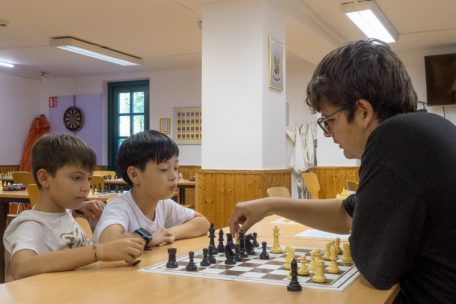Schifflingen  / Turm schlägt Springer: zu Besuch beim Schachclub „Tuerm a Sprénger“