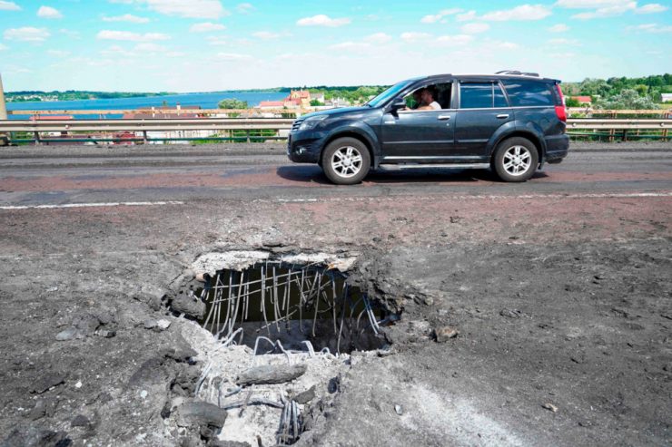 Ukraine-Krieg / Für Russland strategisch wichtige Brücke zerstört