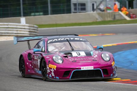 Dylan Pereira startet in Spa im auff&auml;lligen lila Boliden von Herberth Motorsport