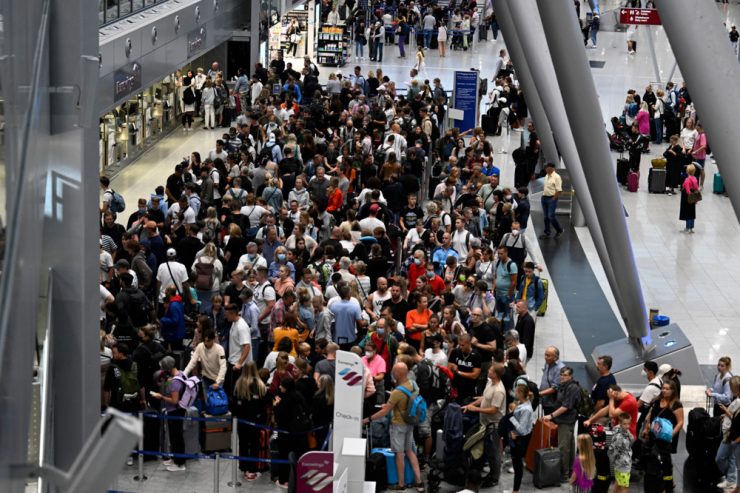 Nach Warnstreik / Lufthansa startet wieder ohne planmäßige Streichungen