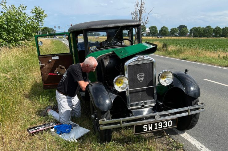 Ferienreise der besonderen Art / Das Ehepaar Weinberg fuhr 6.000 Kilometer in einem Peugeot Baujahr 1930