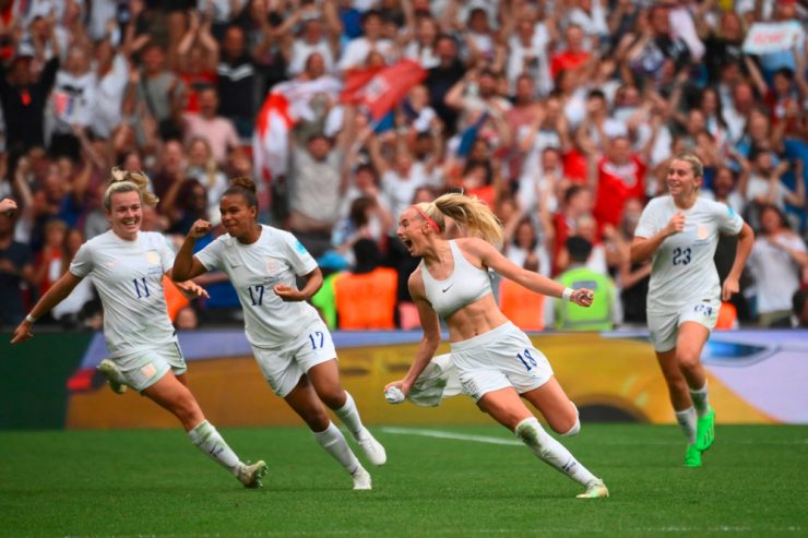 „Football’s coming home“ / Lionesses nach Sieg im Finale gegen Deutschland erstmals Europameister