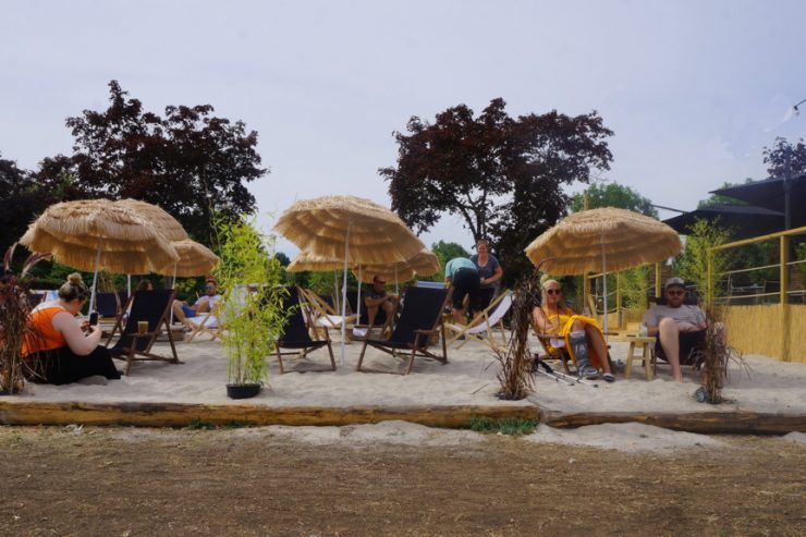 Neu in Remich / No Shoes, No Shirt, No Problem: Die „Tiny Bar“ vermittelt Strand-Feeling pur