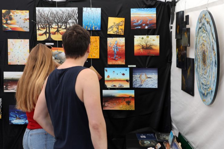 Luxemburg-Stadt / Kunstgalerie unter freiem Himmel: „Konscht im Gronn“