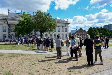 Kassel / 50 Tage documenta: Gute Besucherzahlen trotz Antisemitismus-Eklats