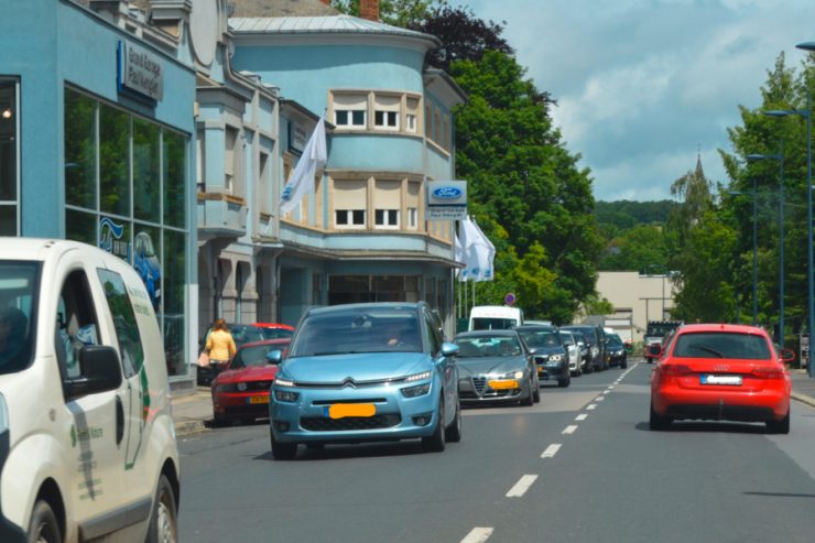 Sperrung / Aus Fahr- werden Stehzeuge: Das Verkehrschaos auf der B7 ist vorprogrammiert