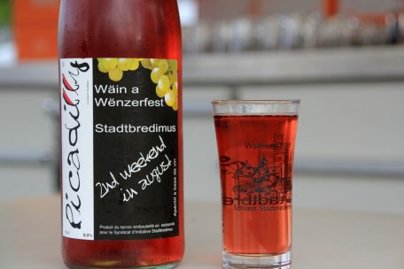  Im Mittelpunkt des Festreigens steht allj&auml;hrlich das Kultgetr&auml;nk &bdquo;Picadilly&ldquo;