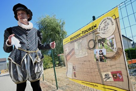 Freizeit  / History Tour in Asselborn: Von eitlen Postmeistern, besorgten Stoffhändlern und einem kleinen Dorf 