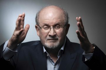 Kultur / Angriff auf offener Bühne – Autor Salman Rushdie am Hals verletzt