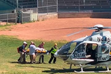 USA / Rushdie an Beatmungsgerät – Entsetzen nach Attacke