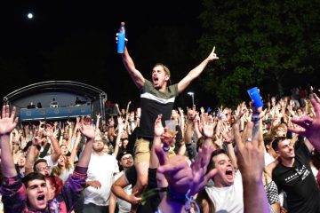 Festival / Happy Birthday, e-Lake! Bis zu 9.000 Leute feiern mit viel Humor, rasanten Beats – und ohne Antilopen Gang
