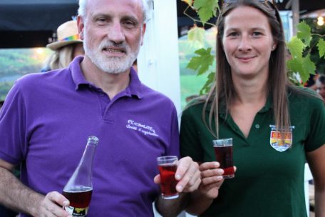 Nico Vesque und Stephanie Marx und ihr Team konnten viele Tausend Besucher zur kultigen Weinfete an der Mosel willkommen hei&szlig;en