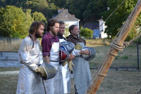 Wie heißt es so schön in Schillers Lied von der Glocke: „Fest gemauert in der Erden – Steht die Form aus Lehm gebrannt – Heute muß die Glocke werden! – Frisch, Gesellen, seid zur Hand!“