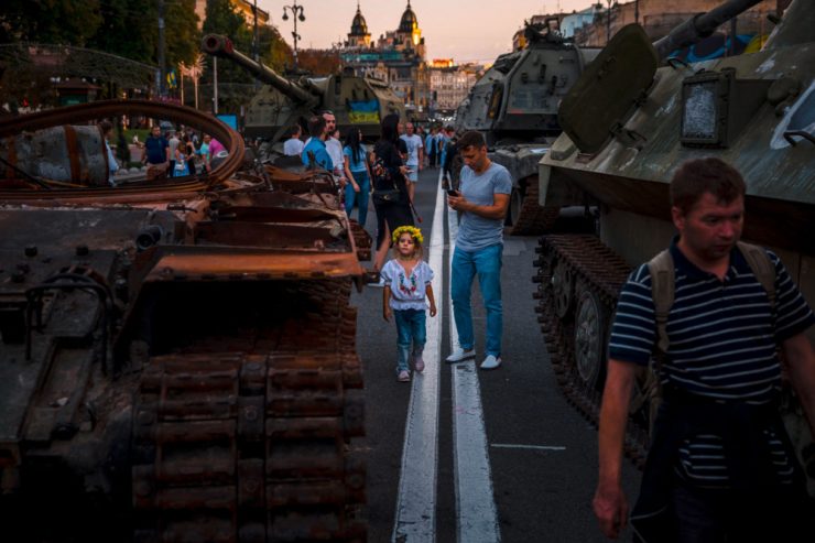 Ukraine-Krieg  / Selenskyj beschwört zum Unabhängigkeitstag auf dem Maidan in Kiew den Sieg