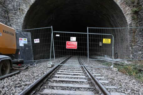 Nach Erdrutsch / Bahn-Nordstrecke auf unbestimmte Zeit gesperrt