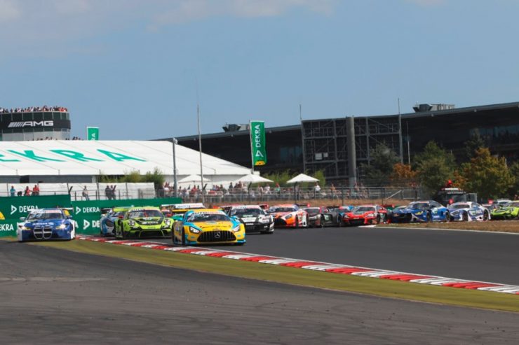 Motorsport / Die DTM in ihrem zweiten GT3-Jahr: Viele neue Gesichter und etliche Blechschäden