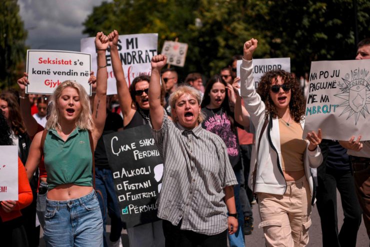 Missbrauchsfall in Kosovo / Bereits elf Männer wegen Vergewaltigung einer Elfjährigen verhaftet