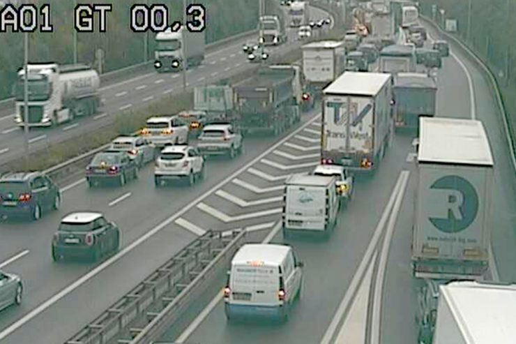 Luxemburg / Brennender Bus auf der A1 sorgt für reichlich Stau – auch auf anderen Strecken