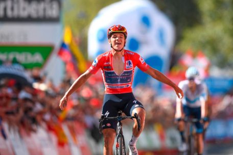 Radsport / Belgier Remco Evenepoel gewinnt 18. Vuelta-Etappe