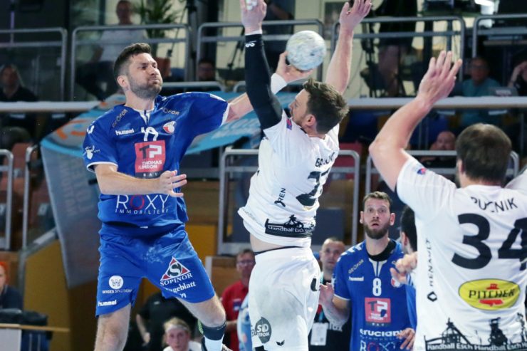 AXA League / Ein Topduell und eine wichtige Begegnung im Kampf um die Titelgruppe am 1. Spieltag