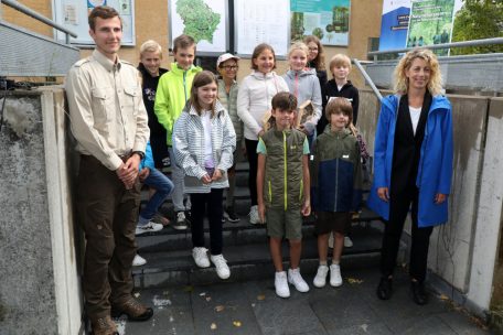 Die Hauptdarsteller der fünf Dokumentarfilme mit Umweltministerin Joëlle Welfring und Ben Pauly vom COPIL Natura 2000 Mamer-Äischdall-Gréngewald 