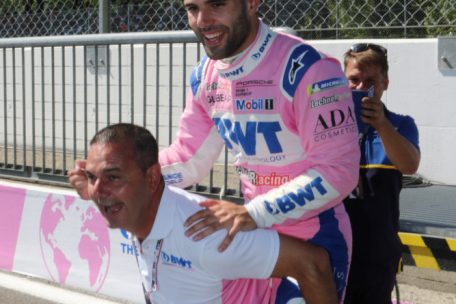 Dylan Pereira feiert den Sieg mit seinem Vater Guillaume