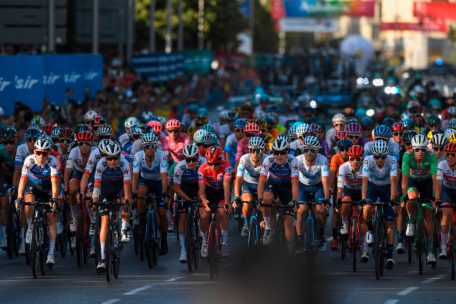 Vuelta / Evenepoel gewinnt 77. Vuelta – Etappensiege an Carapaz und Molano