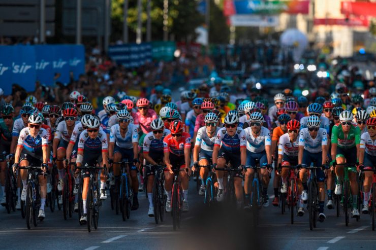 Vuelta / Evenepoel gewinnt 77. Vuelta – Etappensiege an Carapaz und Molano