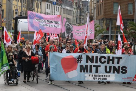 Deutschland / Linke wie Rechte rufen zum „heißen Herbst“ auf