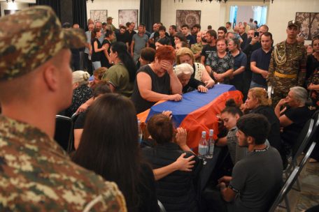 Interview mit Politologe / Nach Aserbaidschans Angriffen auf Armenien: „Alle wissen, dass der Krieg sehr nahe ist“