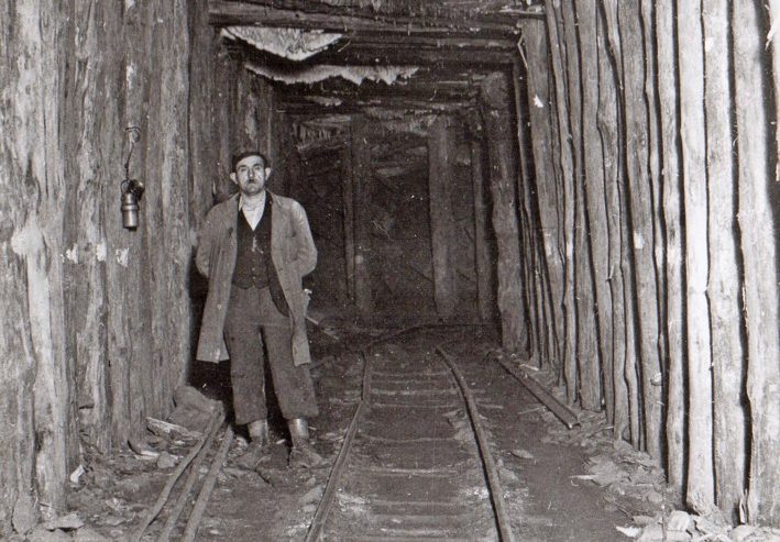 Zäitgeschicht / E Schaffdag vum Luigi Soragna an der Minn Kazebierg zu Esch