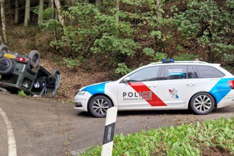 Polizei / Auto überschlägt sich bei Unfall nahe Kautenbach – Fahrer verletzt