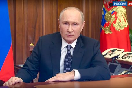 In diesem Standbild aus einem vom Pressedienst des russischen Pr&auml;sidenten ver&ouml;ffentlichten Video wendet sich der russische Pr&auml;sident Wladimir Putin am Mittwoch mit einer Rede an die Nation &ndash; knapp sieben Monate nach Beginn des Krieges gegen die Ukraine hat Russland eine Teilmobilmachung der eigenen Streitkr&auml;fte&nbsp;angeordnet&nbsp;